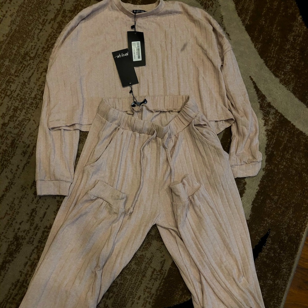 Take me to bed ribbed jogger lounge set